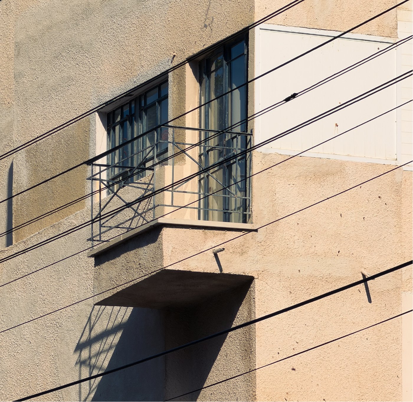 Tel Aviv facade with wires